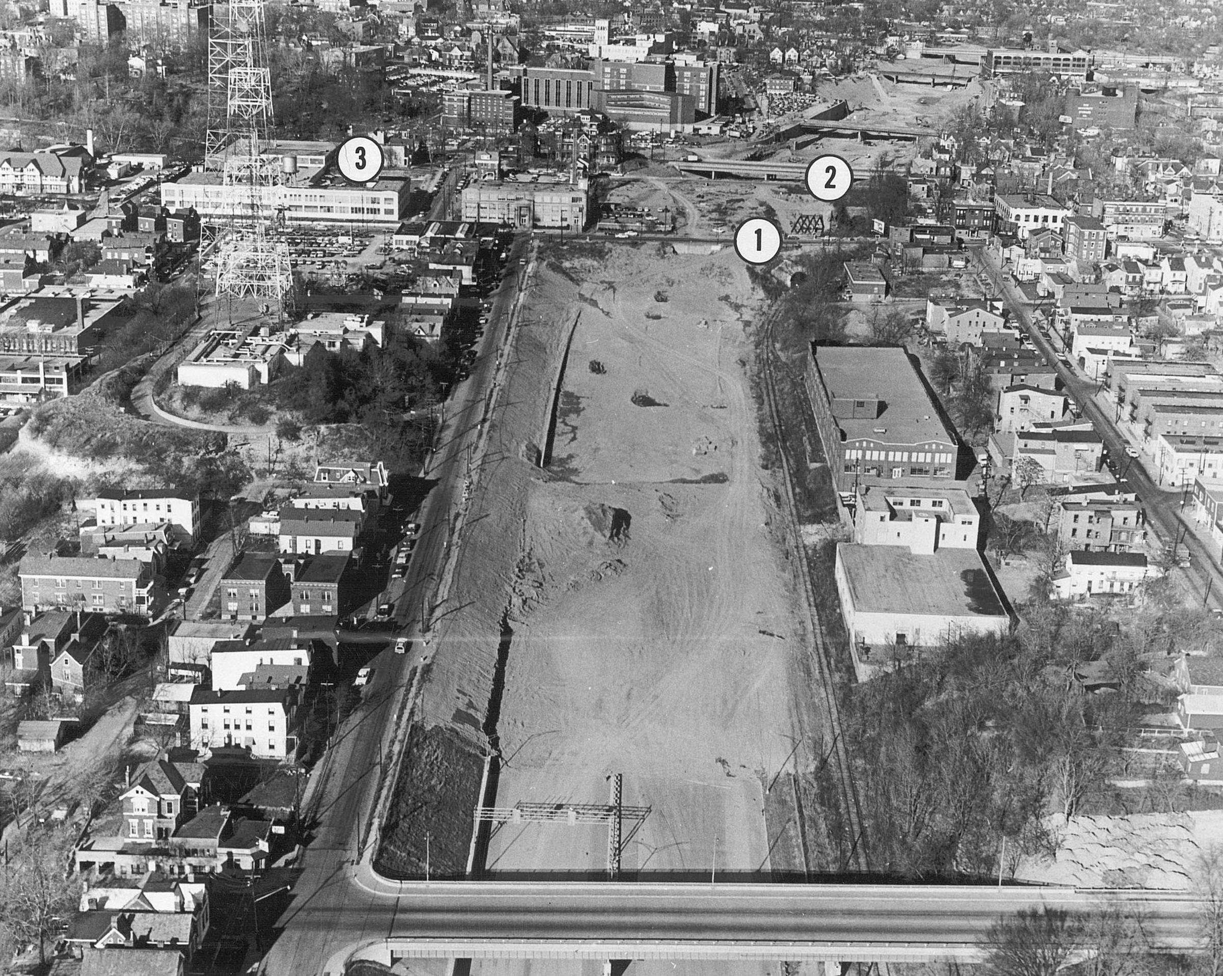 0037_I-71_Walnut_Hills_1970