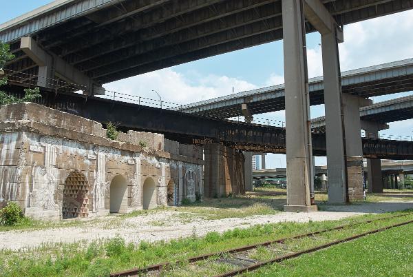 The C&O viaduct and Big Four tracks at the approach to Central Union Depot