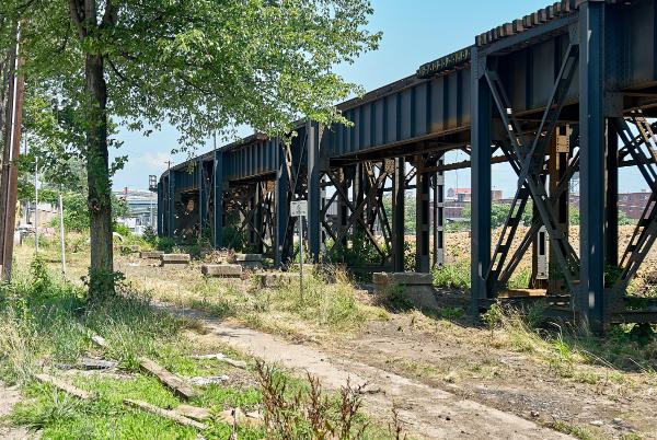 C&O viaduct along Linn Street