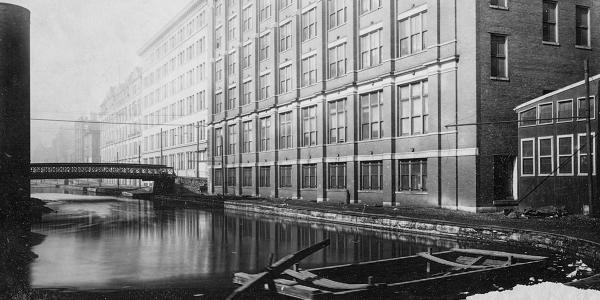 Historic photo of the Miami & Erie Canal Lockport basin at Cheapside Avenue sometime between 1906 and 1919