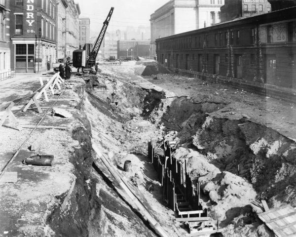 Historic photo of the Miami & Erie Canal freight depot between Main and Walnut