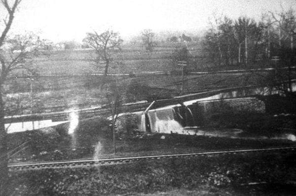 Another historic photo of the Miami & Erie Canal aqueduct over Dick's Creek in Excello in approximately 1890