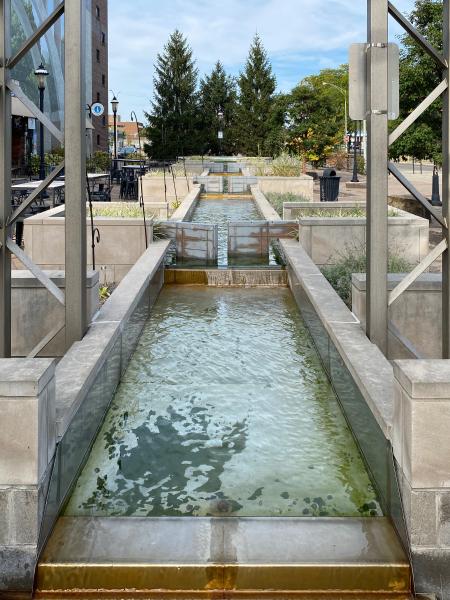Miami & Erie Canal memorial fountain at Central and Verity in Middletown