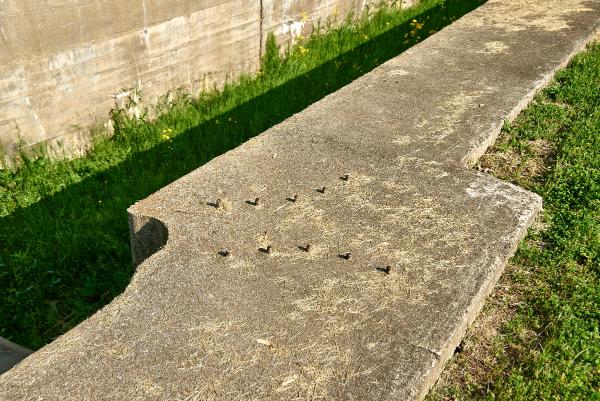 Detail of the Miami & Erie Canal Sunfish lock's upper gate pivot slot