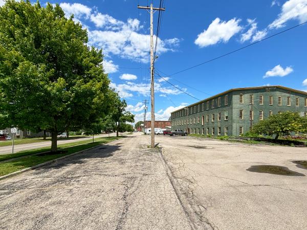 Miami & Erie Canal right-of-way and canal-era buildings along 1st Street in Miamisburg