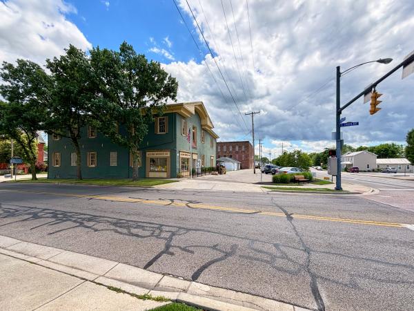 Miami & Erie Canal right-of-way and canal-era buildings at 1st and Linden in Miamisburg