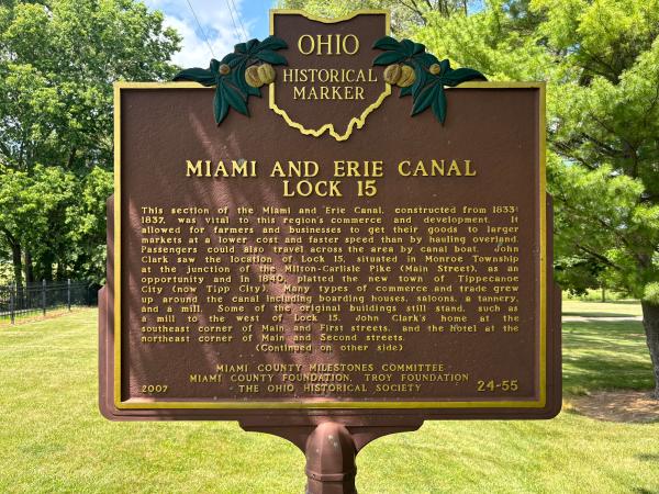 Historical plaque next to Miami & Erie Canal Lock #15 on Main Street in Tipp City