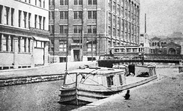 Historic photo of the Miami & Erie Canal between Main and Sycamore