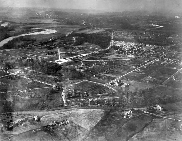 Historic aerial photo of Mariemont showing the CM&B