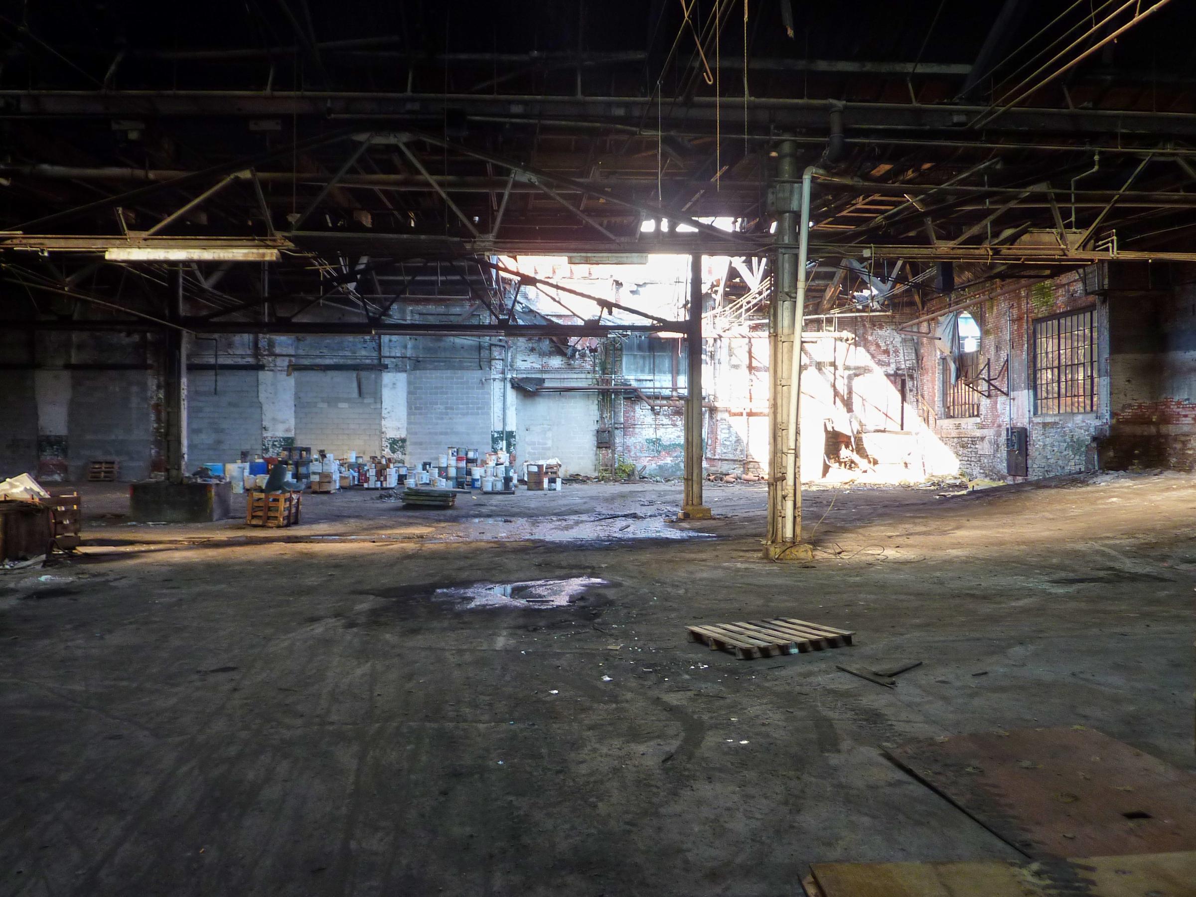 0028_Avondaleupperbarnwherebuseswerehoused10-30-11